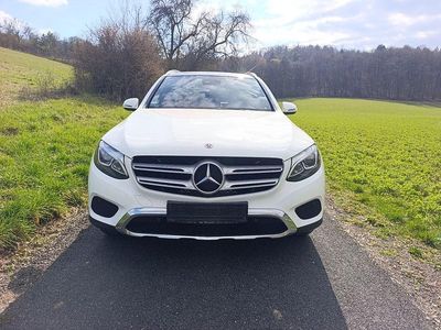 Gebraucht Mercedes GLC220 AMG line 170 PS (125 kW) 2019 Weiß SUV