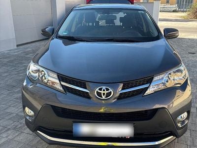 Second-hand Toyota RAV4 Executive 150 CP (110 kW) 2015 Gri SUV