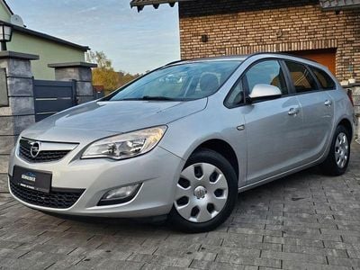 Gebraucht Opel Astra 110 PS (80 kW) 2012 Silber Kombi
