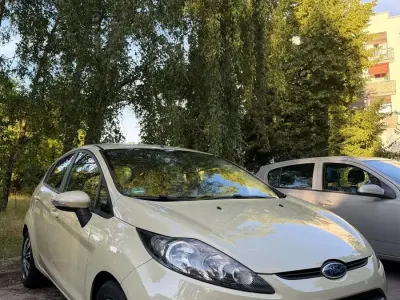 Gebraucht Ford Fiesta 82 PS (60 kW) 2009 Andere farben Kleinwagen