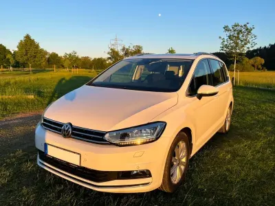 Gebraucht VW Touran Highline 150 PS (110 kW) 2019 Weiß Van / Kleinbus