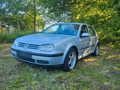 Gebraucht VW Golf IV 105 PS (77 kW) 2000 Silber Kleinwagen