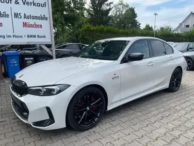 Gebraucht BMW 330 Comfort Edition 245 PS (180 kW) 2024 Alpinweiss iii Limousine