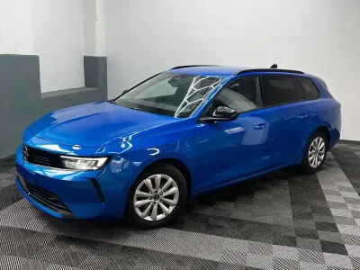 Gebraucht Opel Astra Elegance 131 PS (96 kW) 2024 Blau Kleinwagen