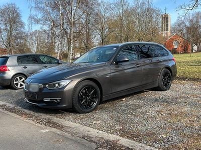 Gebraucht BMW 320 Luxury Line 184 PS (135 kW) 2014 Andere farben Kombi