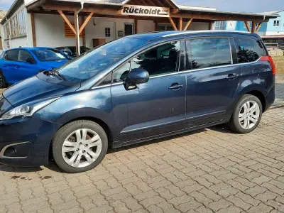 Gebraucht Peugeot 5008 Allure 150 PS (110 kW) 2014 Blau Van / Kleinbus