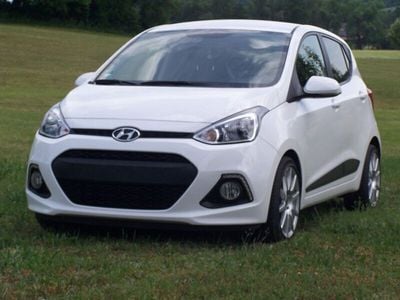 Weiß Gebraucht 2015 Hyundai i10 Premium Kleinwagen | 7.990 € (Etwas zu teuer)