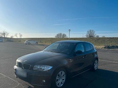 Gebraucht BMW 116 116 PS (85 kW) 2005 Schwarz Kleinwagen