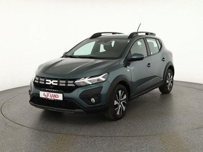Grün Gebraucht 2025 Dacia Sandero Stepway SUV | 16.490 € (Superpreis)