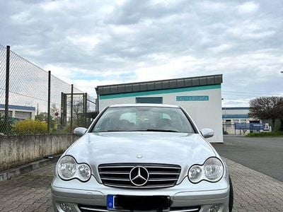 Gebraucht Mercedes C220 Classic 150 PS (110 kW) 2004 Silber Limousine