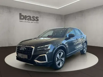 Neu Audi Q2 Advanced Plus 150 PS (110 kW) 2026 Manhattangrau metallic SUV