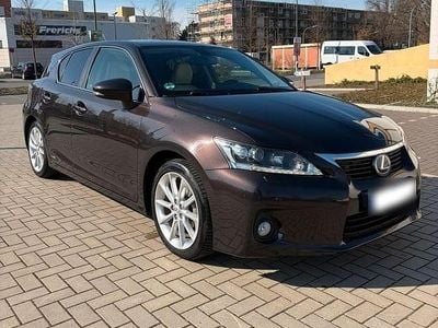 Gebraucht Lexus CT200h Luxury Line 136 PS (100 kW) 2011 Braun Limousine