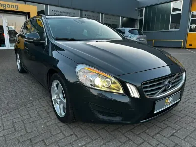 Brugt Volvo V60 Momentum 163 HK (119 kW) 2011 Grå Stationcar