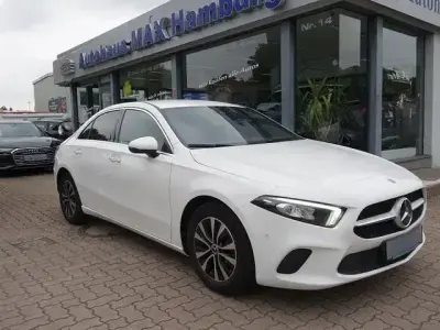 Gebraucht Mercedes A180 116 PS (85 kW) 2021 Weiß Limousine