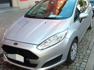 Silber Gebraucht 2016 Ford Fiesta Trend Kleinwagen | 4.900 € (Fairer Preis)