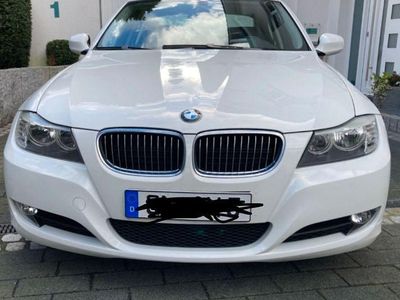 Gebraucht BMW 325 218 PS (160 kW) 2009 Weiß Limousine