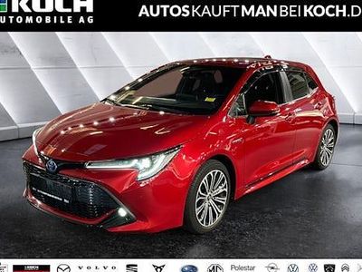 Rot Gebraucht 2019 Toyota Corolla Club Limousine | 20.900 € (Fairer Preis)