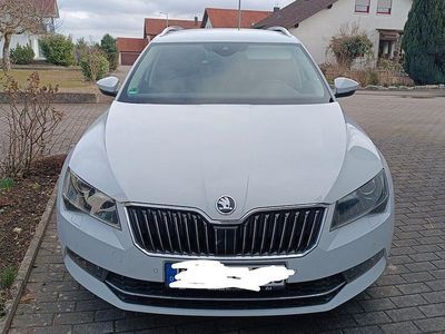 Weiß Gebraucht 2015 Skoda Superb Style Kombi | 16.999 € (Fairer Preis)