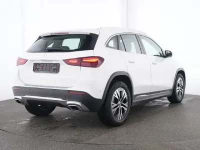 Gebraucht Mercedes GLA220 Progressive 190 PS (139 kW) 2025 Weiß unilack polarweiß SUV