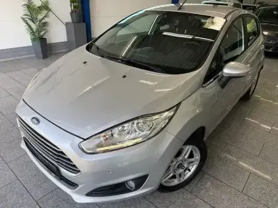 Gebraucht Ford Fiesta 101 PS (74 kW) 2014 Silber Kleinwagen
