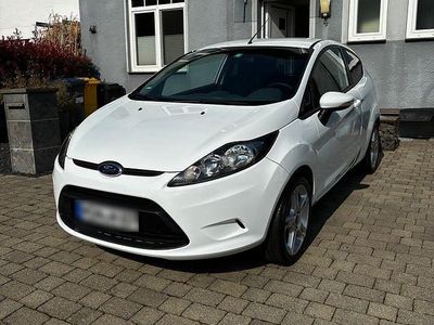 Gebraucht Ford Fiesta 82 PS (60 kW) 2009 Weiß Kleinwagen