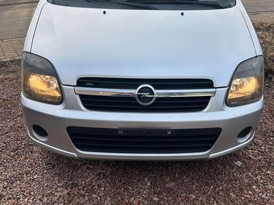 Grau Gebraucht 2005 Opel Agila Basis Van / Kleinbus | 2.450 € (Fairer Preis)