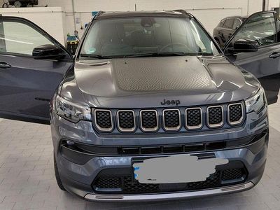 Grau Gebraucht 2022 Jeep Compass Limited SUV | 25.500 € (Superpreis)