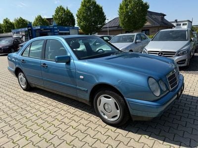 Mercedes E200
