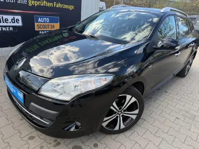Gebraucht Renault Mégane GrandTour Dynamique 131 PS (96 kW) 2012 Grau Kombi