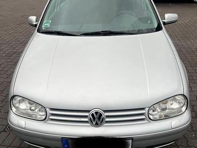 Grau Gebraucht 2001 VW Golf IV Kleinwagen | 1.850 € (Fairer Preis)