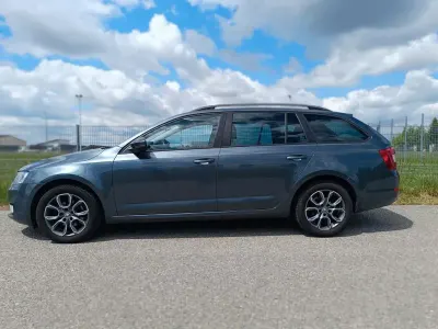 Używany Skoda Octavia Ambition 105 KM (77 kW) 2015 Szary Kombi