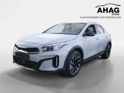Neu Kia XCeed 150 PS (110 kW) 2026 Grau SUV