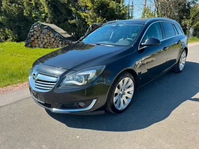 Begagnad Opel Insignia 163 HK (119 kW) 2014 Svart Kombi