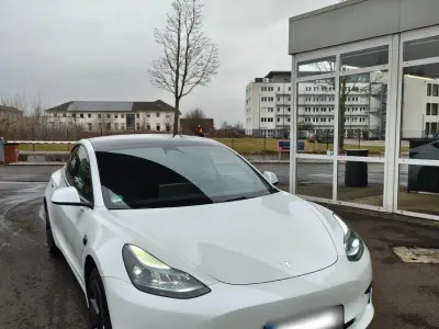 Gebraucht Tesla Model 3 208 kW (283 PS) 2022 Weiß Limousine