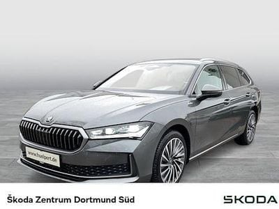 Gebraucht Skoda Superb LAURIN & KLEMENT 150 PS (110 kW) 2025 Grau Kombi