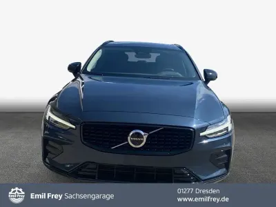 Gebraucht Volvo V60 Plus 197 PS (144 kW) 2025 Denim blaumetallic Kombi