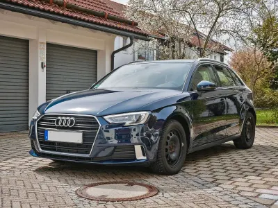 Gebraucht Audi A3 Sport 116 PS (85 kW) 2018 Blau Limousine