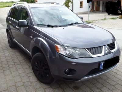 gebraucht Mitsubishi Outlander 2.2 DI-D Instyle 4WD Instyle 7 Sitze