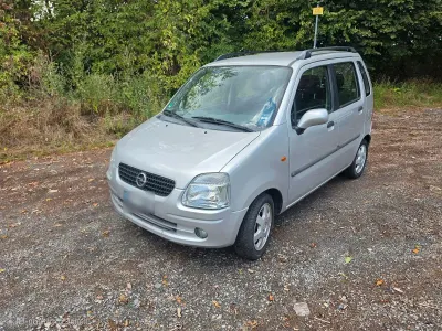 Gebraucht Opel Agila 358 PS (263 kW) 2000 Silber Van / Kleinbus