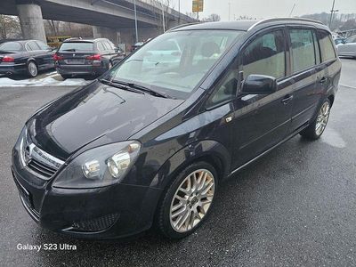 Schwarz Gebraucht 2013 Opel Zafira Family Van / Kleinbus | 1.900 € (Fairer Preis)