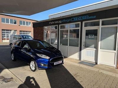 Gebraucht Ford Fiesta Celebration 80 PS (58 kW) 2017 Blau Kleinwagen