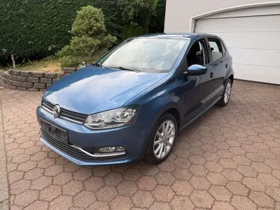 Gebraucht VW Polo Highline 90 PS (66 kW) 2015 Blau Limousine