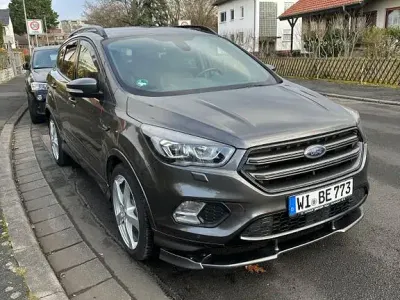 Gebraucht Ford Kuga 182 PS (133 kW) 2018 Grau SUV