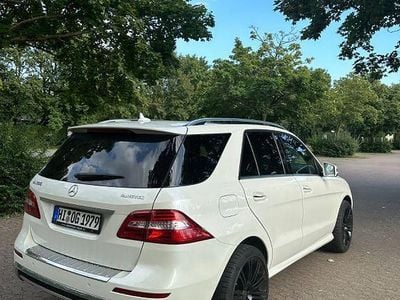 Gebraucht Mercedes ML350 258 PS (189 kW) 2015 Weiß SUV