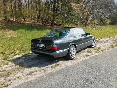 Gebraucht Mercedes E220 Sportline 150 PS (110 kW) 1994 Schwarz Coupé