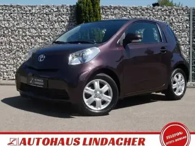 Gebraucht Toyota iQ 68 PS (50 kW) 2010 Deep amethyst mica metallic Kleinwagen