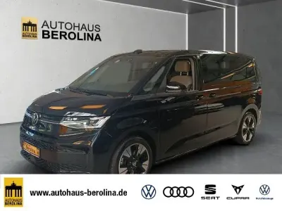 Gebraucht VW Multivan Life 150 PS (110 kW) 2025 Deep black perleffekt Van / Kleinbus