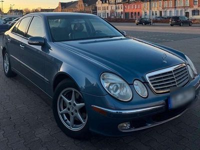 Gebraucht Mercedes E240 Elegance 177 PS (130 kW) 2003 Blau Limousine