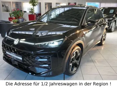 Neu VW T-Roc R-line 150 PS (110 kW) 2026 Grenadillschwarzmetallic SUV