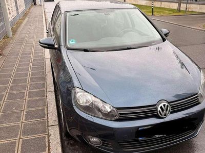 Gebraucht VW Golf VI Team 122 PS (89 kW) 2010 Blau Kleinwagen